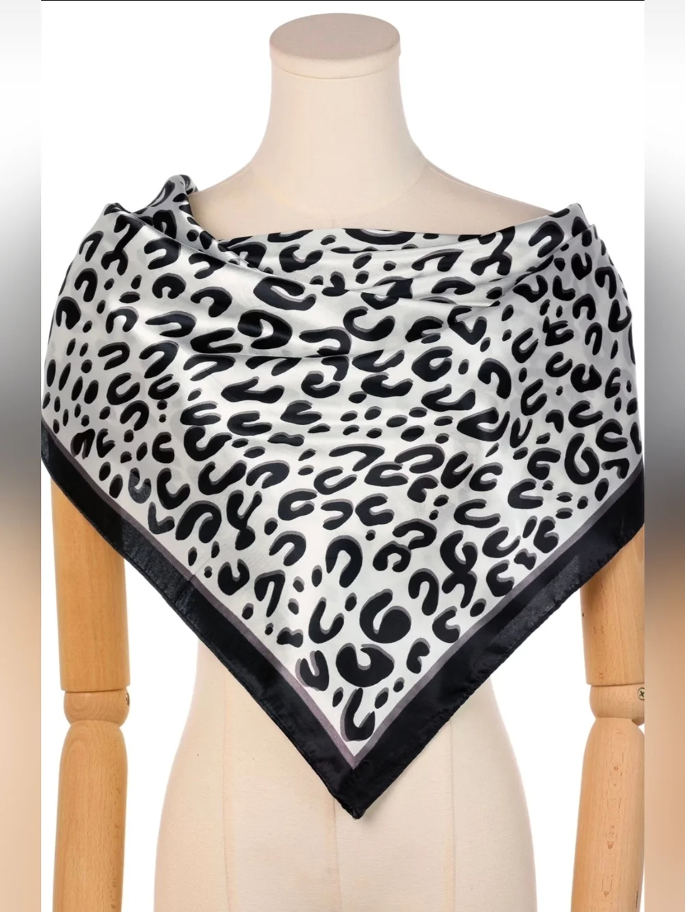 Women Leopard Print Square Satin Scarf, 35" Large Head Wrap Scarves Bandanda - Picture 2 of 4